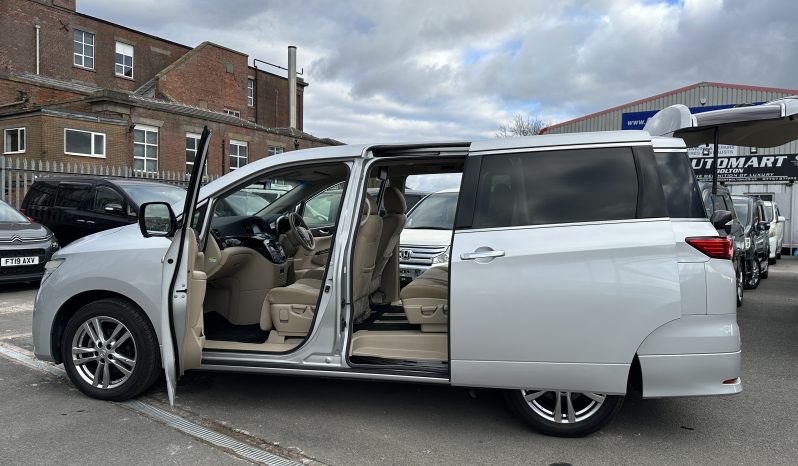 
								NISSAN ELGRAND E52 SILVER 2013 full									