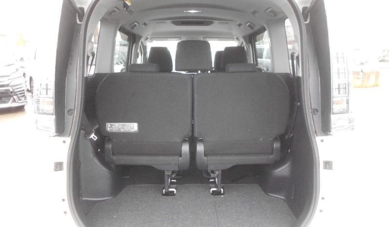 
								TOYOTA VOXY HYBRID V 2014 SEVEN SEATS full									