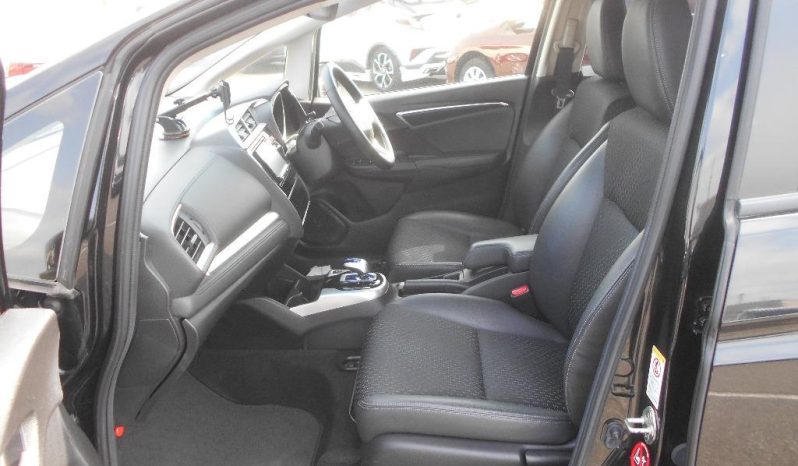 
								HONDA FIT 1.5 PATROL HYBRID 2014 (JAZZ) full									