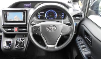 
									TOYOTA NOAH 1.8 HYBRID X AUTO 2015 full								