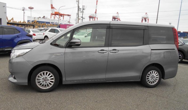 
								TOYOTA NOAH 1.8 HYBRID X AUTO 2015 full									