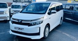 Toyota Voxy 1.8 Hybrid Automatic 7 Seater 2015 5door