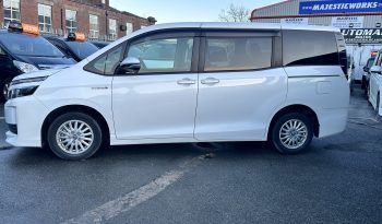 
									Toyota Voxy 1.8 Hybrid Automatic 7 Seater 2015 5door full								