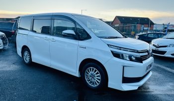 
									Toyota Voxy 1.8 Hybrid Automatic 7 Seater 2015 5door full								