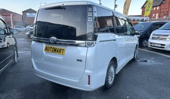 
									Toyota Voxy 1.8 Hybrid Automatic 7 Seater 2015 5door full								