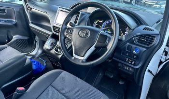 
									Toyota Voxy 1.8 Hybrid Automatic 7 Seater 2015 5door full								