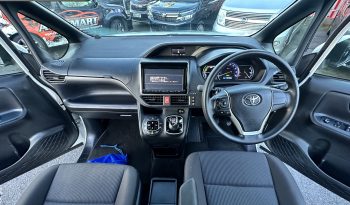 
									Toyota Voxy 1.8 Hybrid Automatic 7 Seater 2015 5door full								