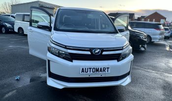 
									Toyota Voxy 1.8 Hybrid Automatic 7 Seater 2015 5door full								