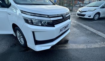 
									Toyota Voxy 1.8 Hybrid Automatic 7 Seater 2015 5door full								