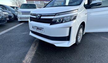 
									Toyota Voxy 1.8 Hybrid Automatic 7 Seater 2015 5door full								