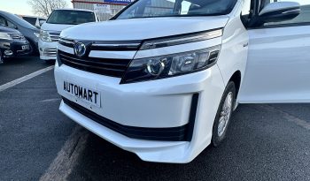 
									Toyota Voxy 1.8 Hybrid Automatic 7 Seater 2015 5door full								